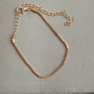 Elegant Gold Chain Bracelet